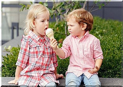 Rules of living together - children share ice cream