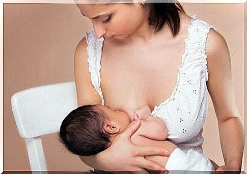 6 items of clothing for breastfeeding