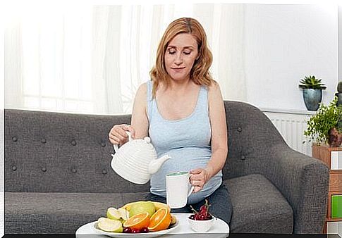 Avoid hunger during pregnancy with healthy food.