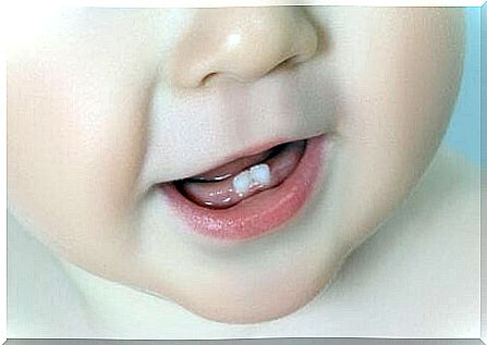 Everything you need to know about baby's first teeth