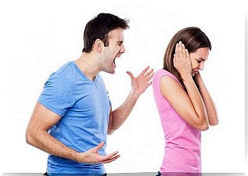 Couple quarrels are one of the common family problems that should be avoided during pregnancy.