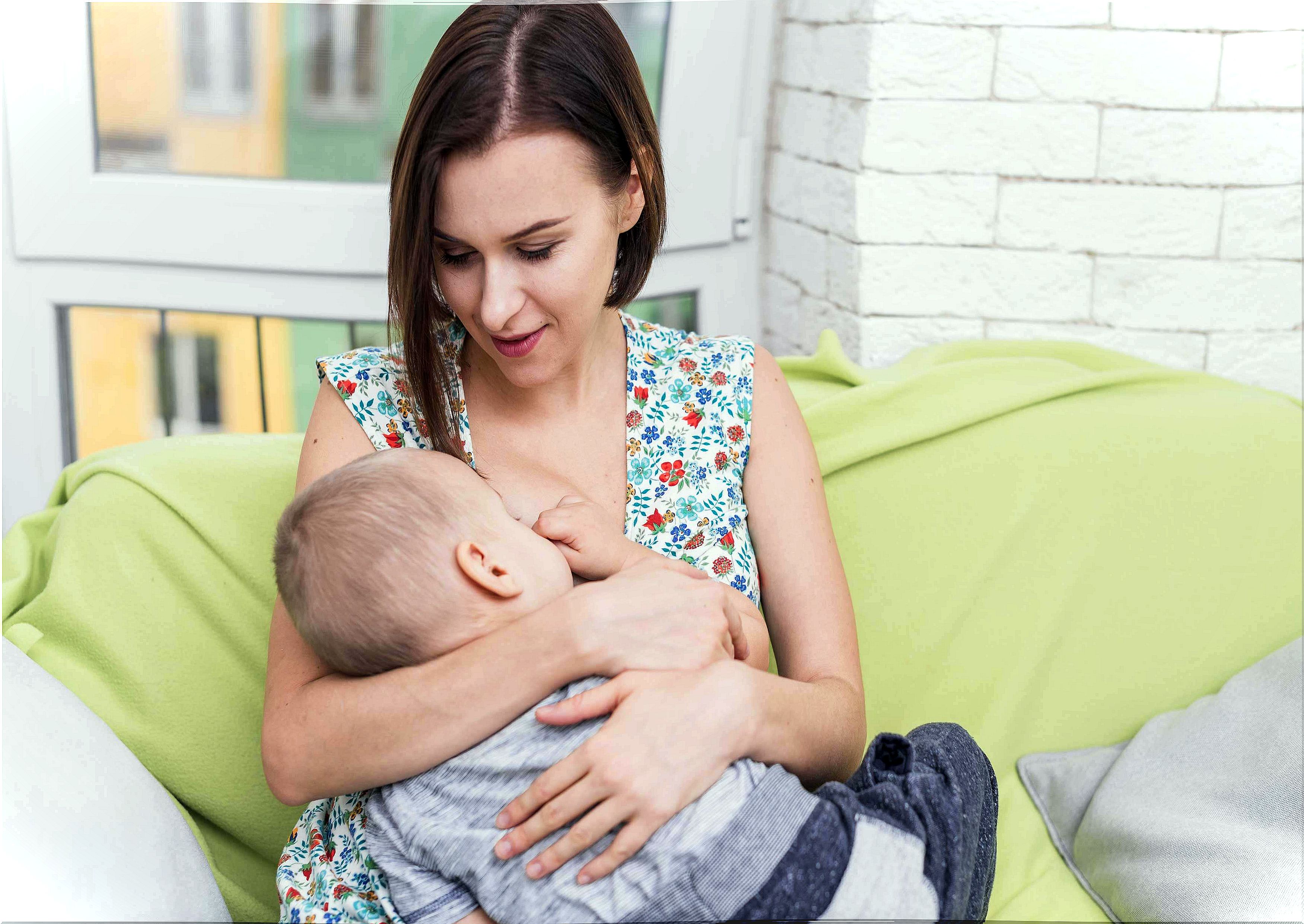 The pros and cons of breastfeeding