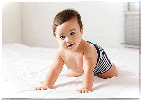 The development of crawling occurs from sitting